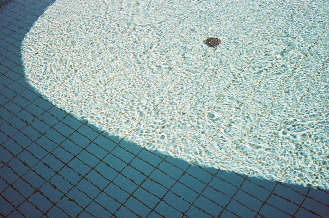 The Benefits of Choosing Natural Stone for Your Pool Image